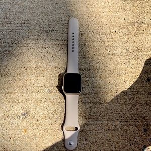 Apple Watch bye its self no charger comes in boxed good condition and quality